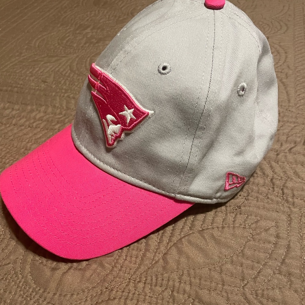 NFL New England Patriots Lady’s Ball Cap. EUC